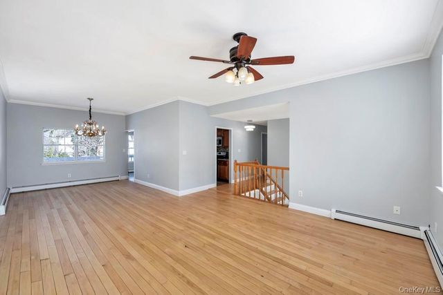 1 Vinyard Way, Coram, NY 11727