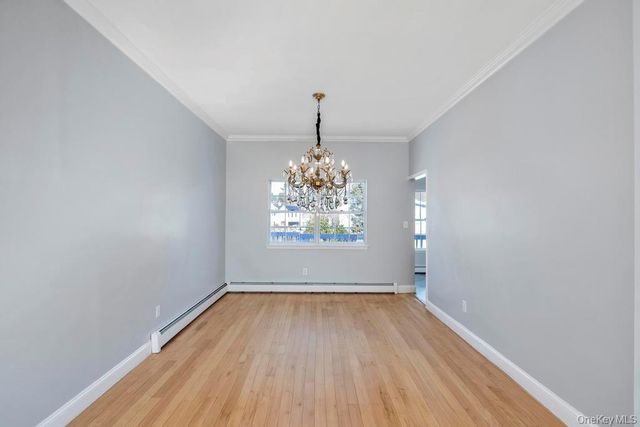 1 Vinyard Way, Coram, NY 11727