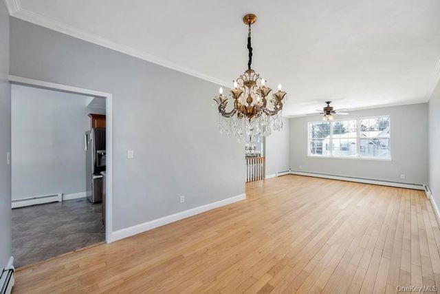 1 Vinyard Way, Coram, NY 11727