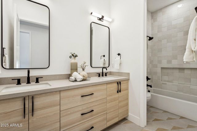 6313 N 10TH Drive, Phoenix, AZ 85013