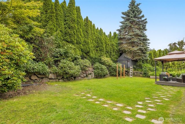 17021 76th Avenue W, Edmonds, WA 98026
