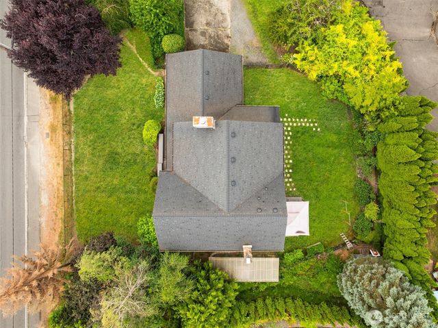 17021 76th Avenue W, Edmonds, WA 98026
