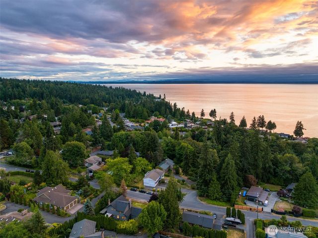 17021 76th Avenue W, Edmonds, WA 98026