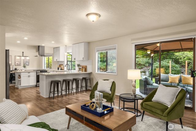 17021 76th Avenue W, Edmonds, WA 98026