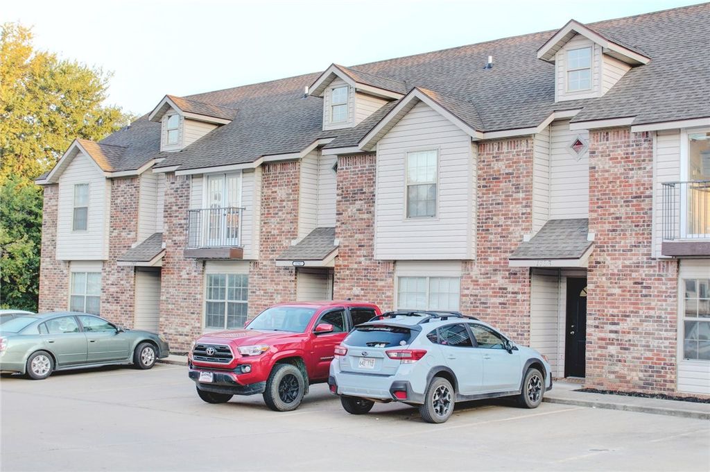 1730 N Chestnut Avenue, Fayetteville, AR 72703