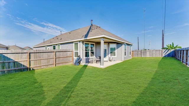 2003 Domeniko Drive, Fresno, TX 77545