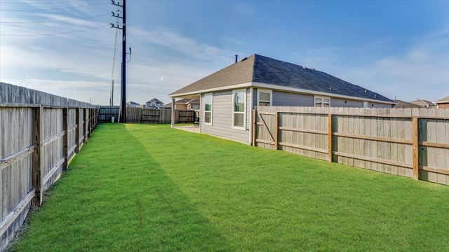 2003 Domeniko Drive, Fresno, TX 77545