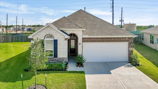 2003 Domeniko Drive, Fresno, TX 77545