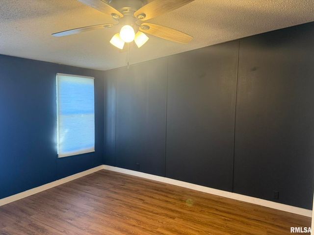 1215 FERRY Street, Metropolis, IL 62960