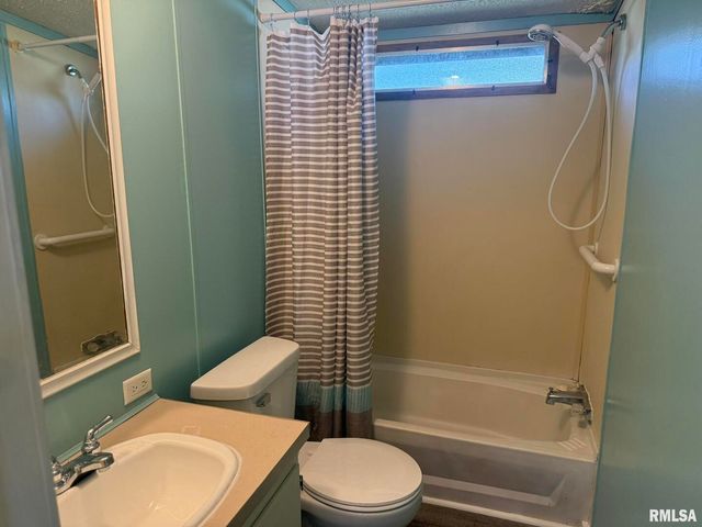 1215 FERRY Street, Metropolis, IL 62960