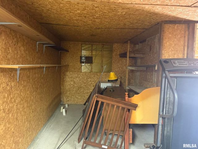 1215 FERRY Street, Metropolis, IL 62960