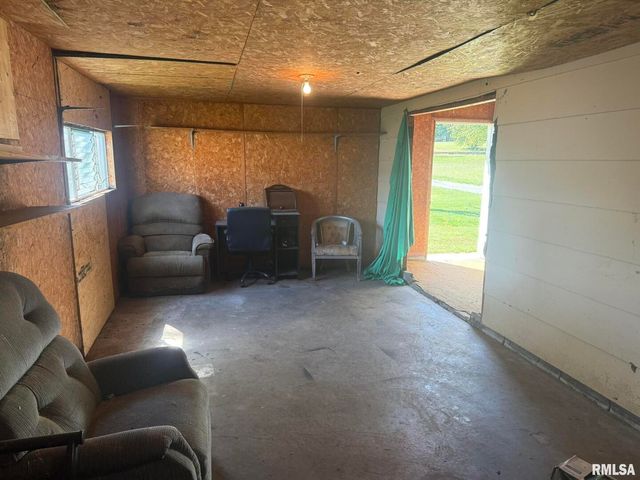 1215 FERRY Street, Metropolis, IL 62960