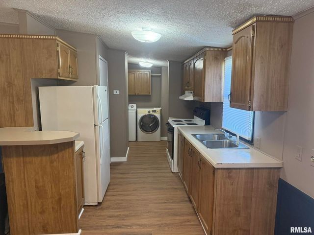 1215 FERRY Street, Metropolis, IL 62960