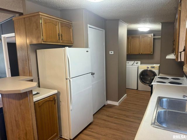 1215 FERRY Street, Metropolis, IL 62960