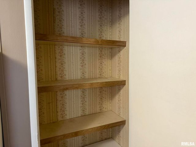 1215 FERRY Street, Metropolis, IL 62960