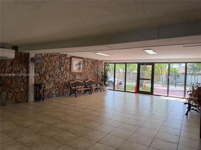 6950 W 6th Avenue 412, Hialeah, FL 33014