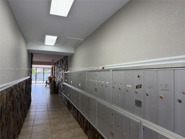 6950 W 6th Avenue 412, Hialeah, FL 33014