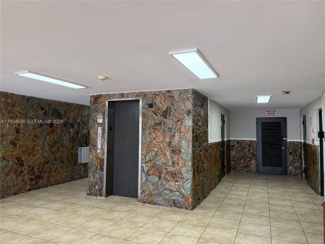 6950 W 6th Avenue 412, Hialeah, FL 33014