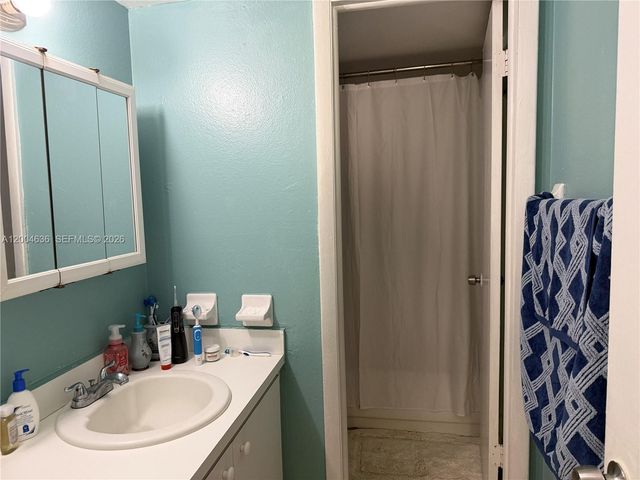 6950 W 6th Avenue 412, Hialeah, FL 33014