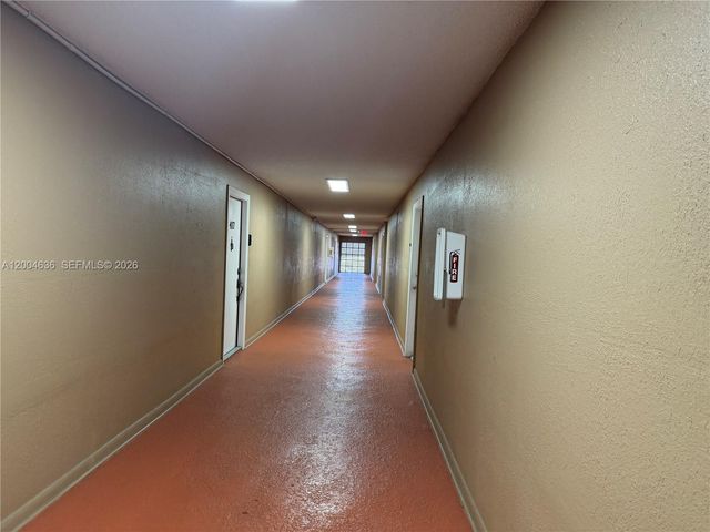 6950 W 6th Avenue 412, Hialeah, FL 33014