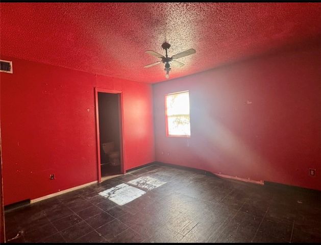 432 W Avenue D, Robstown, TX 78380