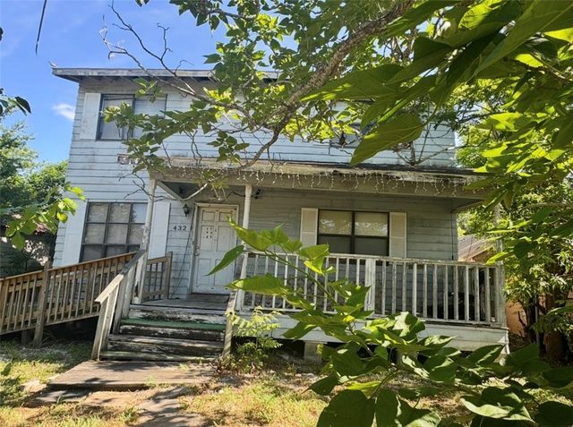 432 W Avenue D, Robstown, TX 78380