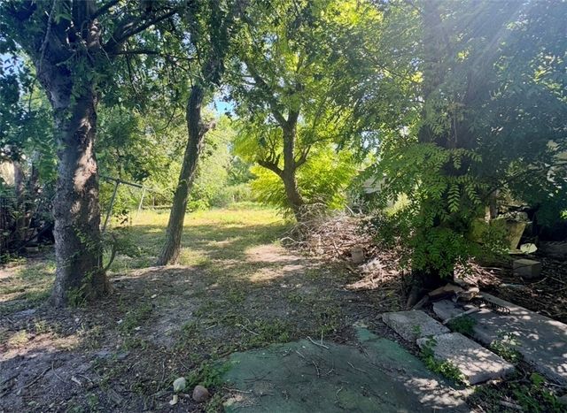 432 W Avenue D, Robstown, TX 78380