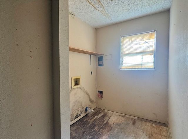 432 W Avenue D, Robstown, TX 78380