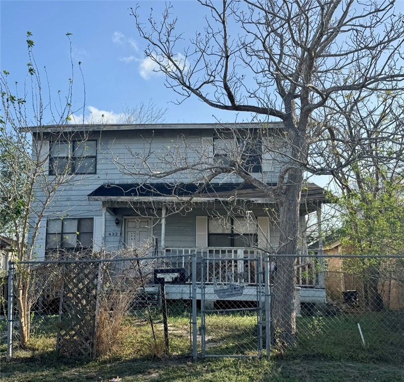 432 W Avenue D, Robstown, TX 78380