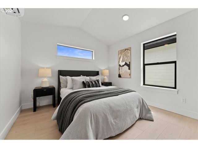 7884 Se 70th Ave, Portland, OR 97206