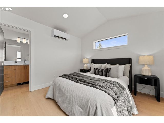 7884 Se 70th Ave, Portland, OR 97206