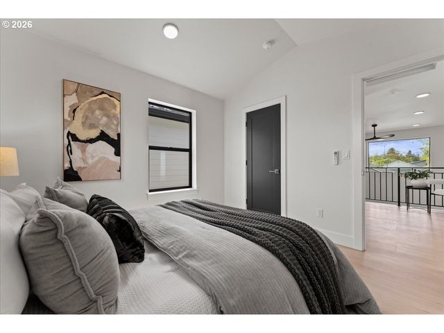 7884 Se 70th Ave, Portland, OR 97206