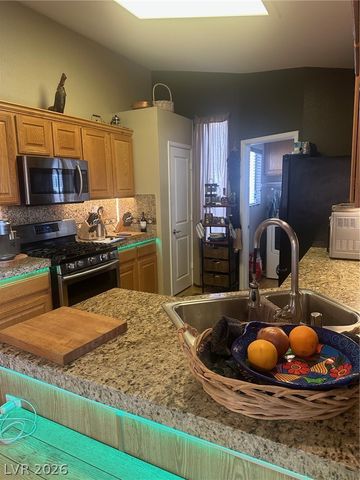 208 Breezy Shore Avenue, North Las Vegas, NV 89031