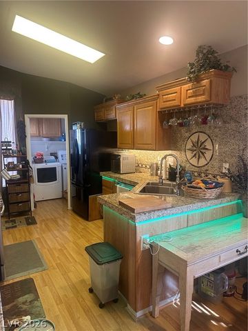 208 Breezy Shore Avenue, North Las Vegas, NV 89031