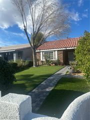 208 Breezy Shore Avenue, North Las Vegas, NV 89031