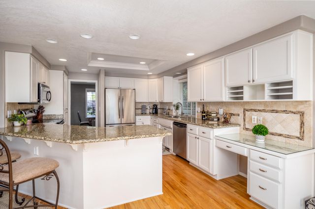 2928 Flint Ridge Avenue, Medford, OR 97504