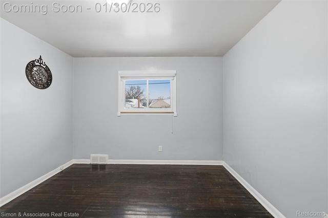 18072 Snow Avenue, Dearborn, MI 48124