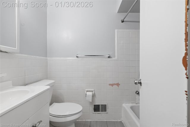 18072 Snow Avenue, Dearborn, MI 48124