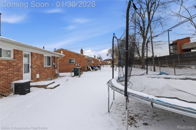 18072 Snow Avenue, Dearborn, MI 48124