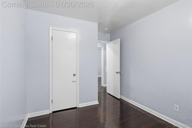 18072 Snow Avenue, Dearborn, MI 48124