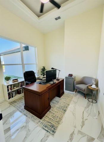 2410 E Sabinal Avenue, Hidalgo, TX 78557