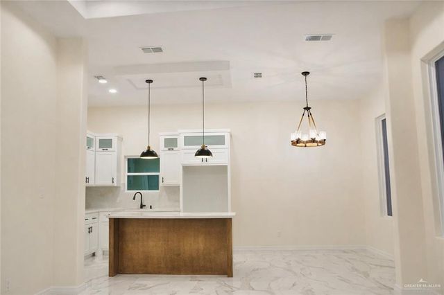 2410 E Sabinal Avenue, Hidalgo, TX 78557