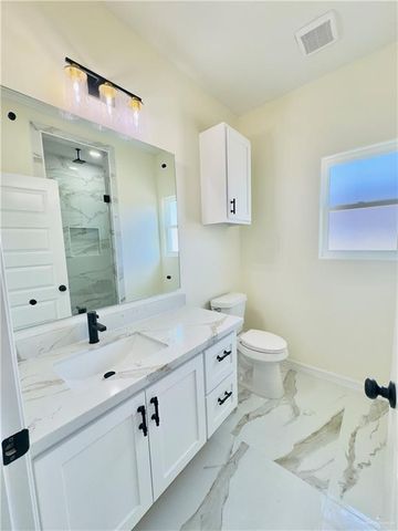 2410 E Sabinal Avenue, Hidalgo, TX 78557