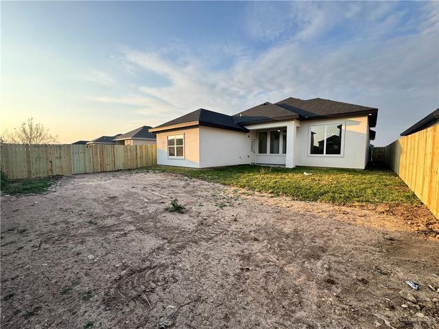 2410 E Sabinal Avenue, Hidalgo, TX 78557