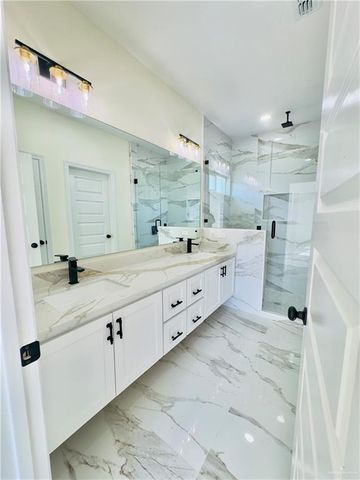 2410 E Sabinal Avenue, Hidalgo, TX 78557