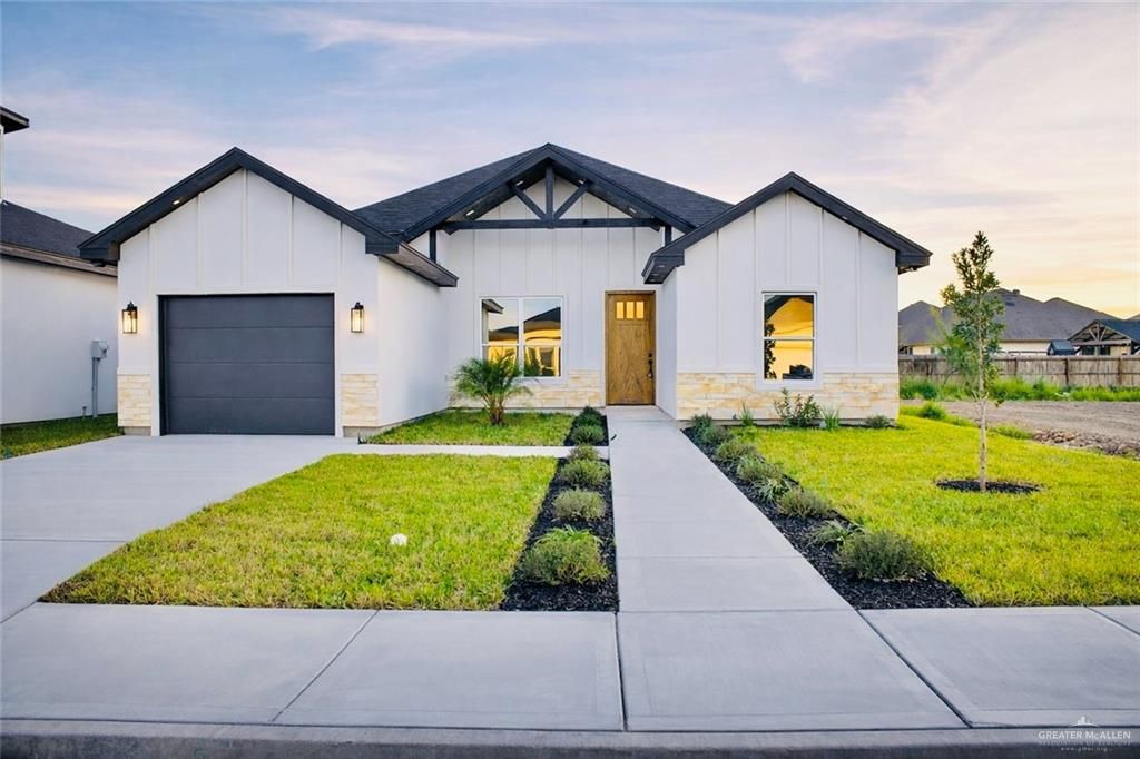 2410 E Sabinal Avenue, Hidalgo, TX 78557
