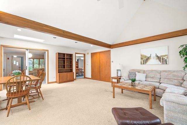 8 North Gateway, Winchester, MA 01890