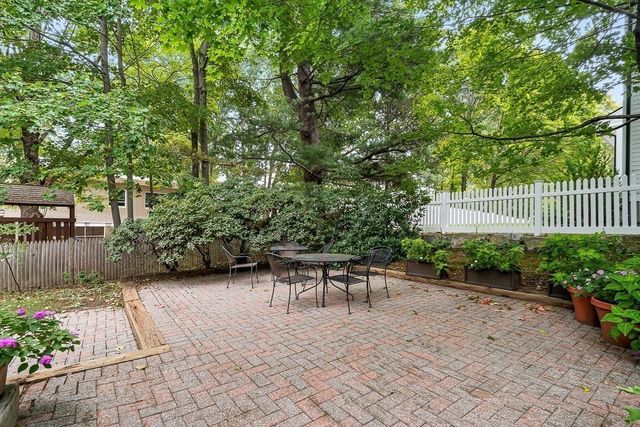 8 North Gateway, Winchester, MA 01890