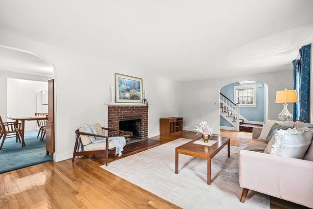 8 North Gateway, Winchester, MA 01890