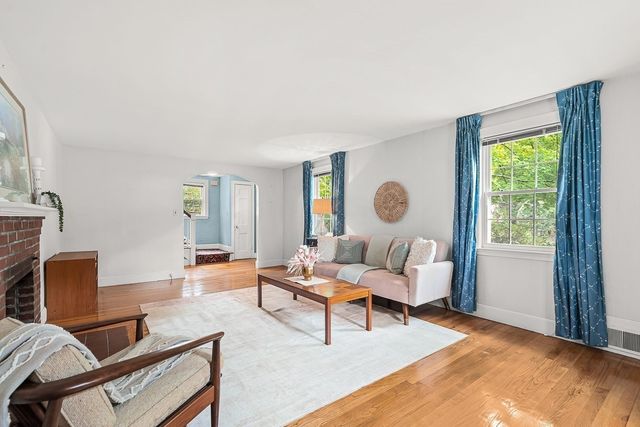 8 North Gateway, Winchester, MA 01890
